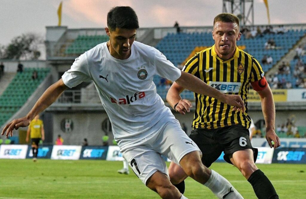 Фрагмент матча "Пахтакор" - "Кайрат"