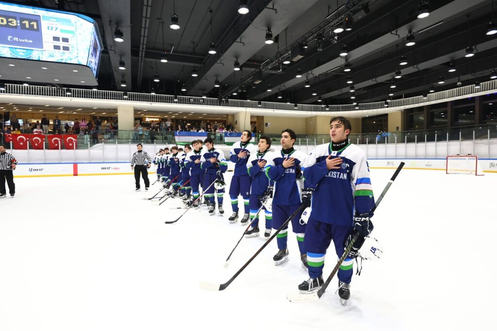 Сборная Узбекистана U-18 по хоккею