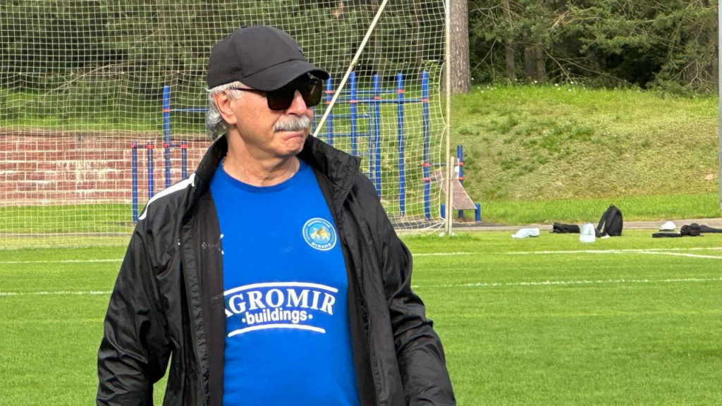 Dinamo Samarkand head coach Vadim Abramov, rarely seen without his trademark sunglasses, has led the club since 2022 and played a key role in reviving Jakhongir Urozov's career.