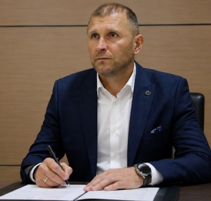 Игорб Суров